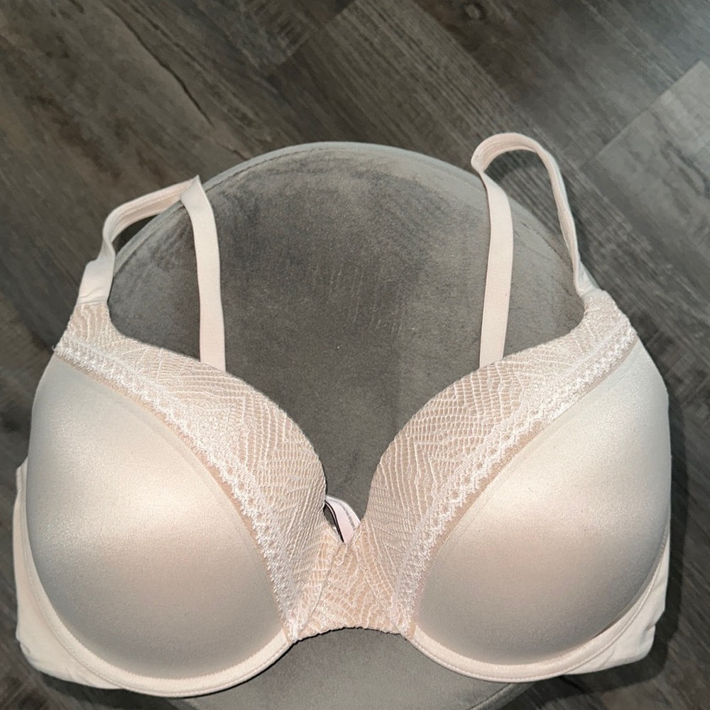 Victoria secret bra light pink